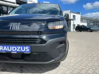 Neu Fiat Doblò 131 PS (96 kW) 2026 Cinema schwarz metallic Van / Kleinbus