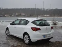 Gebraucht Opel Astra 140 PS (102 kW) 2010 Weiß Limousine