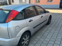 Brugt Ford Focus 100 HK (73 kW) 2000 Sølv Sedan