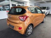 Gebraucht Hyundai i10 75 PS (55 kW) 2015 Gold Kleinwagen