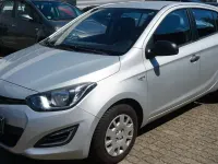 Gebraucht Hyundai i20 Edition 86 PS (63 kW) 2014 Silber Kleinwagen