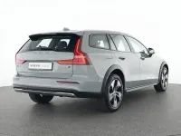 Second-hand Volvo V60 CC Plus 197 CP (144 kW) 2024 Gri Break