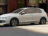 Gebraucht VW Golf VIII Life 150 PS (110 kW) 2024 Pure white Limousine
