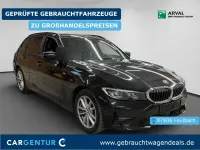 Używany BMW 330 Advantage 265 KM (194 kW) 2019 Czarny Sedan/Limuzyna