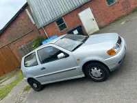 Gebraucht VW Polo 50 PS (36 kW) 1998 Silber Kleinwagen