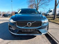 Gebraucht Volvo XC60 Plus 197 PS (144 kW) 2023 Blau SUV