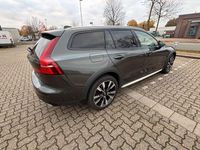 Gebraucht Volvo V60 CC Pro 197 PS (144 kW) 2021 Grün Kombi