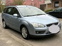 Gebraucht Ford Focus Ghia 116 PS (85 kW) 2005 Silber Kombi