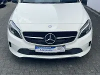 Używany Mercedes A180 122 KM (89 kW) 2017 Biały Sedan/Limuzyna