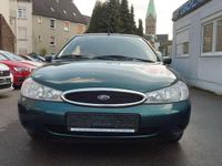 Gebraucht Ford Mondeo Ghia 131 PS (96 kW) 1997 Grün Limousine