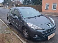 Gebraucht Peugeot 207 Forever 95 PS (69 kW) 2012 Grau Limousine