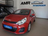 Gebraucht Kia Rio Attract 86 PS (63 kW) 2016 Rot Kleinwagen
