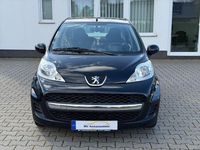 Gebraucht Peugeot 107 Active 68 PS (50 kW) 2012 Schwarz Kleinwagen
