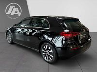 Gebraucht Mercedes A180 116 PS (85 kW) 2024 Nachtschwarz Limousine