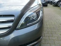 Gebraucht Mercedes B200 156 PS (114 kW) 2014 Grau metallic Van / Kleinbus