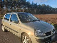 Gebraucht Renault Clio II 70 PS (51 kW) 2002 Grün Limousine