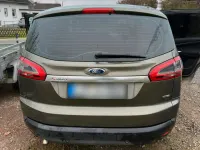 Usata Ford S-MAX 140 CV (102 kW) 2010 Verde Monovolume