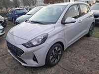 Neu Hyundai i10 79 PS (58 kW) 2025 Grau Kleinwagen