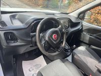 Gebraucht Fiat Doblò 95 PS (69 kW) 2018 Weiß Van / Kleinbus