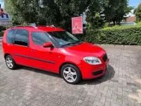Gebraucht Skoda Roomster 105 PS (77 kW) 2009 Rot Van / Kleinbus