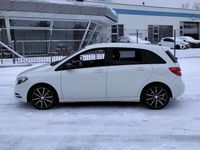 Gebraucht Mercedes B200 156 PS (114 kW) 2012 Weiß Van / Kleinbus