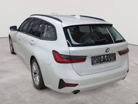 Gebraucht BMW 318 Advantage 150 PS (110 kW) 2021 Mineralweiß metallic Kombi