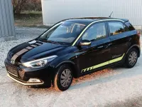 Gebraucht Hyundai i20 Intro Edition 101 PS (74 kW) 2015 Schwarz Limousine