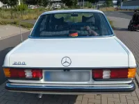 Gebraucht Mercedes 200 94 PS (69 kW) 1978 Weiß Limousine