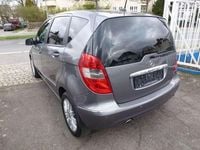 Gebraucht Mercedes A180 Elegance 116 PS (85 kW) 2011 Grau Van / Kleinbus