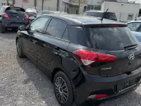 Gebraucht Hyundai i20 YES! 101 PS (74 kW) 2017 Schwarz Limousine