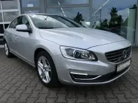 Gebraucht Volvo S60 Momentum 152 PS (111 kW) 2017 Bright silver metallic Limousine