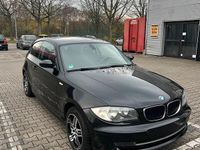 Gebraucht BMW 116 122 PS (89 kW) 2007 Schwarz Kleinwagen