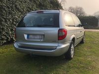 Gebraucht Chrysler Voyager 150 PS (110 kW) 2004 Silber Van / Kleinbus