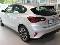 Uusi Ford Focus Titanium 125 HP (91 kW) 2025 Hopea Sedan