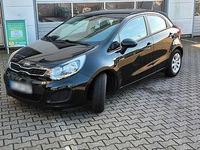 Gebraucht Kia Rio 85 PS (62 kW) 2014 Schwarz Kleinwagen