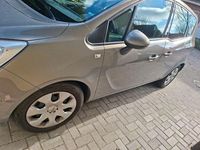 Gebraucht Opel Meriva Edition 101 PS (74 kW) 2012 Braun Van / Kleinbus