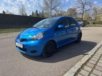 Gebraucht Toyota Aygo Edition 68 PS (50 kW) 2011 Blau Kleinwagen