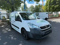 Gebraucht Peugeot Partner Premium 75 PS (55 kW) 2018 Weiß Van / Kleinbus