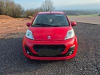 Gebraucht Peugeot 107 60 PS (44 kW) 2013 Rot Kleinwagen