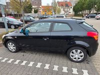 Usado Kia Ceed EX 126 CV (92 kW) 2008 Negro Utilitario
