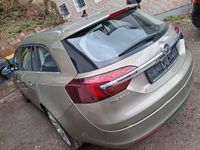 Gebraucht Opel Insignia 130 PS (95 kW) 2016 Gold Kombi