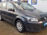 Gebraucht VW Touran Trendline 105 PS (77 kW) 2015 Grau Van / Kleinbus
