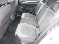 Gebraucht VW Golf VII Comfortline 125 PS (91 kW) 2017 Silber metallic Limousine