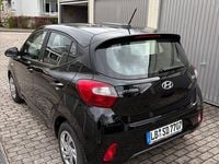 Gebraucht Hyundai i10 Select 67 PS (49 kW) 2021 Schwarz Kleinwagen