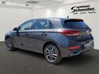 Neu Hyundai i30 Advantage 101 PS (74 kW) 2025 Ecotronic grey metallic Limousine