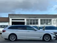 Gebraucht BMW 530 Performance 286 PS (210 kW) 2022 Mineralweiss Kombi