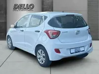 Gebraucht Hyundai i10 Basis 67 PS (49 kW) 2016 Weiß Kleinwagen