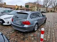 Gebraucht BMW 320 143 PS (105 kW) 2011 Grau Kombi