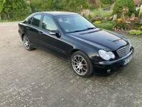 Gebraucht Mercedes 200 125 PS (91 kW) 2004 Schwarz Limousine