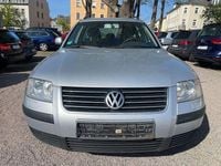 Second-hand VW Passat 150 CP (110 kW) 2002 Argintiu Break